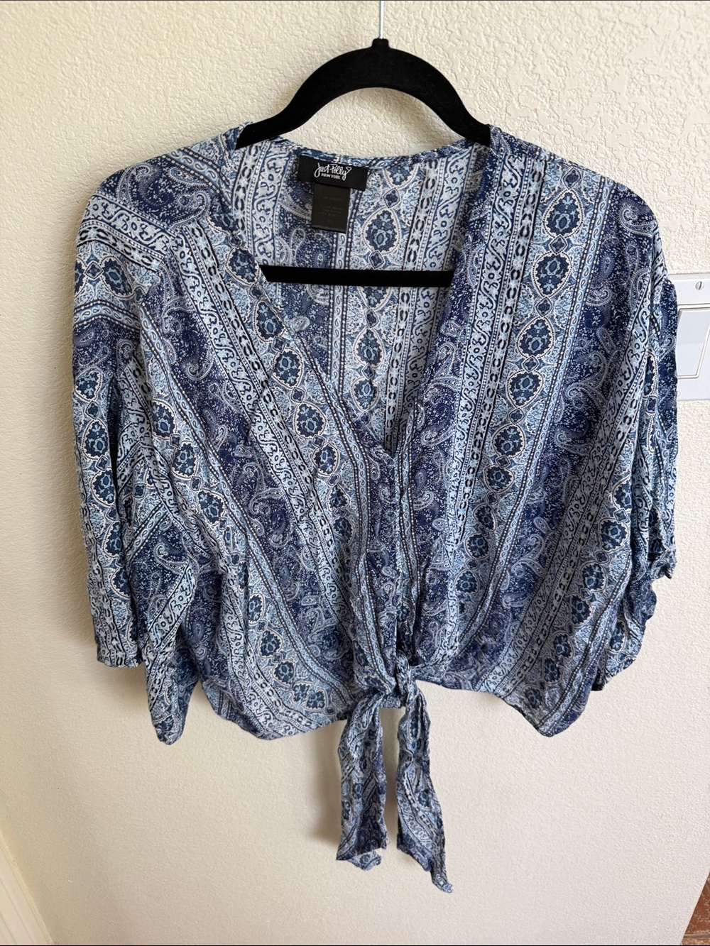 JustFab Blue Paisley Tie-Front Blouse - V-Neck Short Sleeve